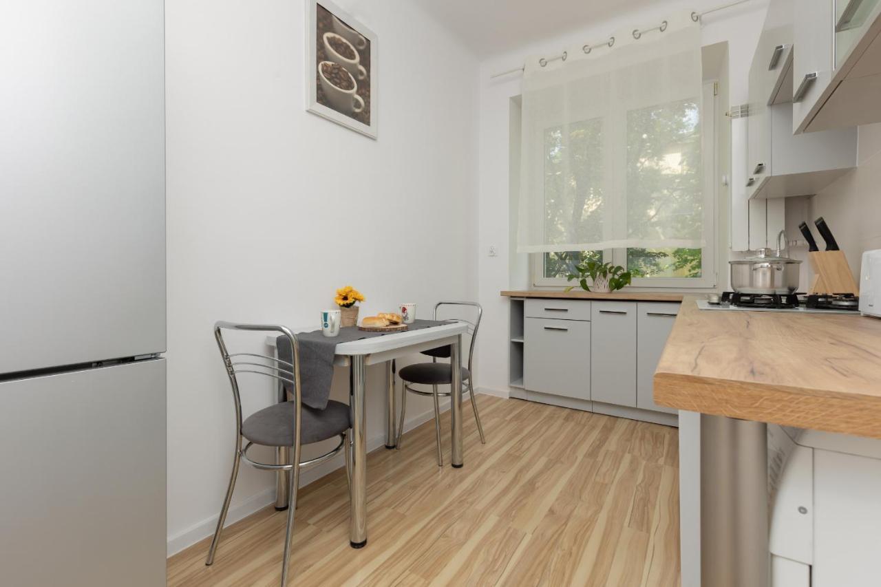 Bright Apartment Wola Near Metro Station By Noclegi Renters Varşovia Exterior foto